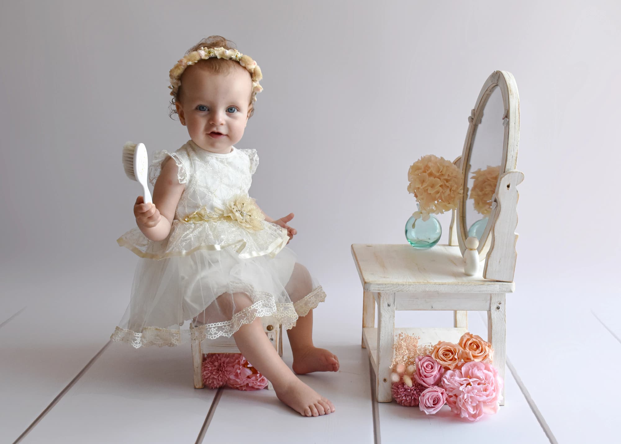 Scene bébé brosse, séance photo bébé à Toulouse