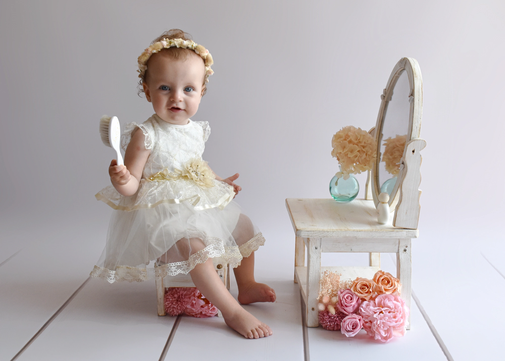 Scene bébé brosse, séance photo bébé à Toulouse