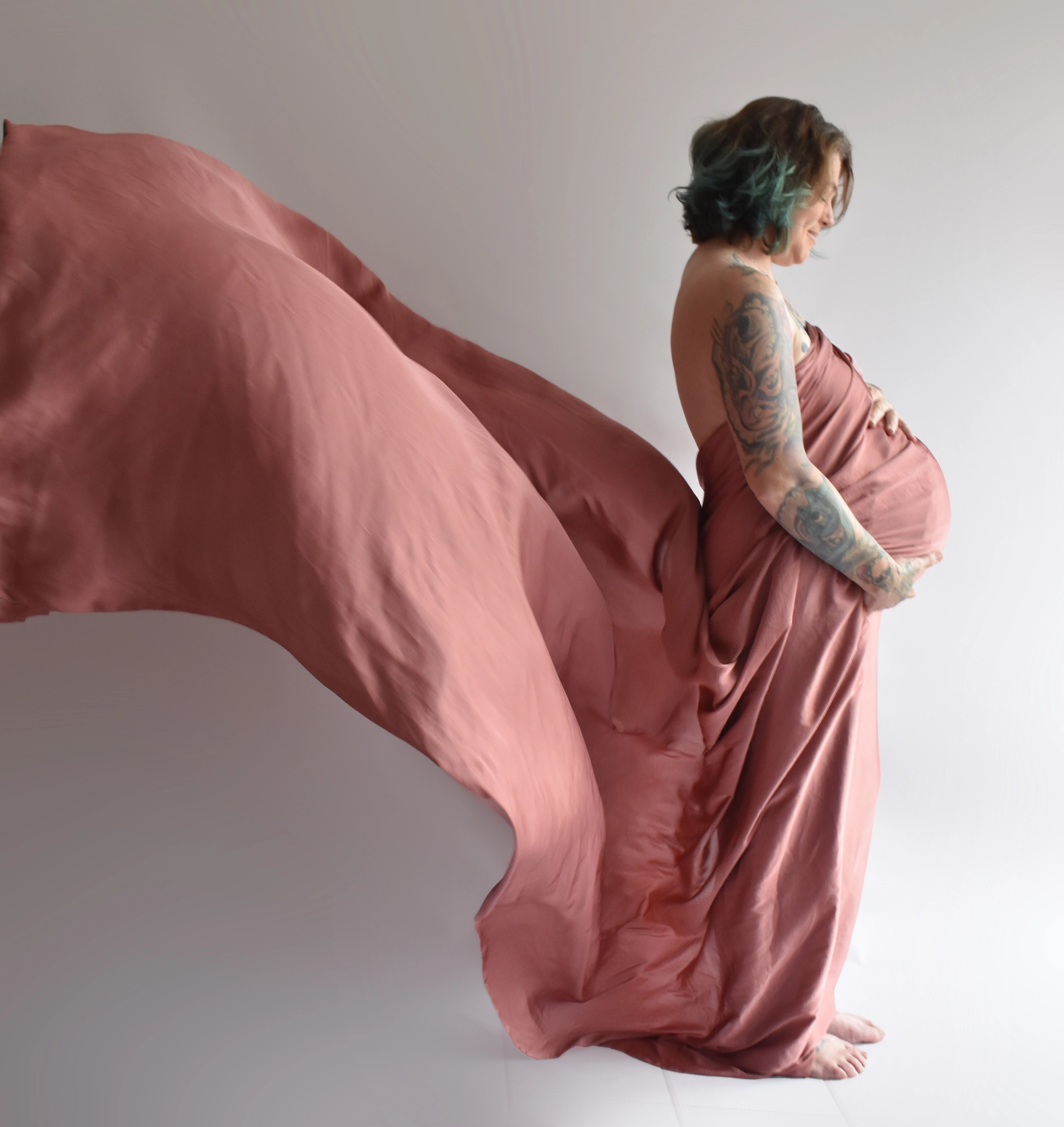 Grossesse voile rose, séance photo grossesse à Toulouse